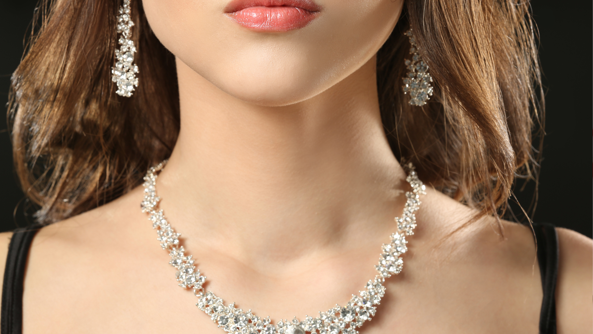 A Journey of Elegance: How a Kuwaiti Shopper Curated Her Dream Jewelry Set at Ezeia Dubai