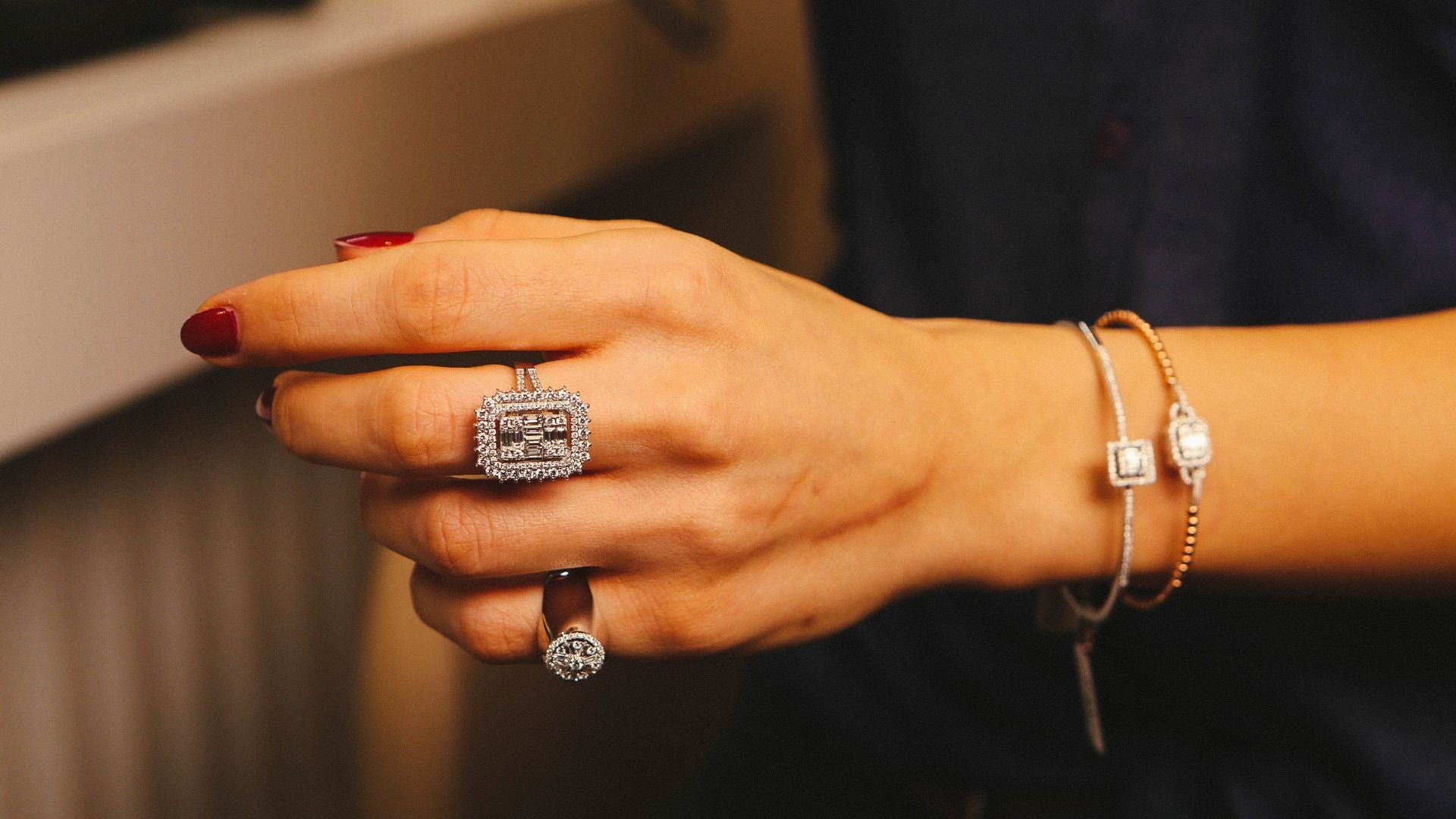 Subtle Confidence: The Quiet Language of Fine Jewelry in Daily Life